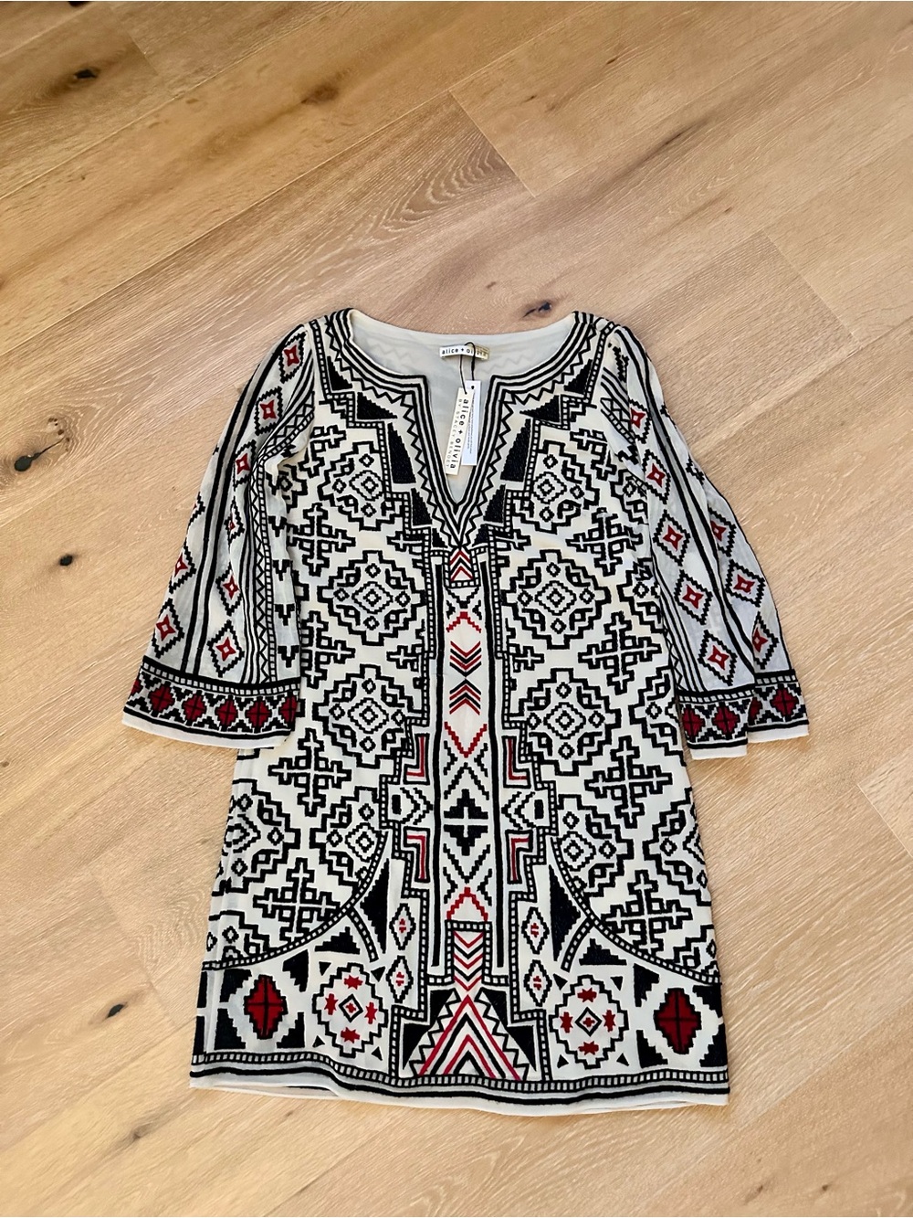 Alice + Olivia Black, White & Red Geometric Long Sleeve Dress/ Tunic